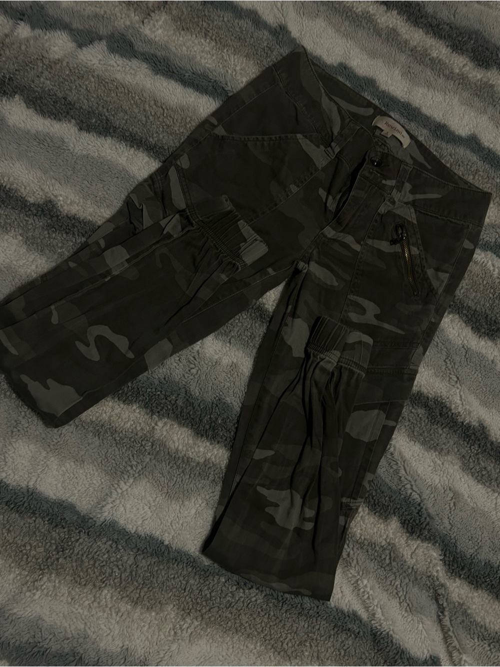 Rewind Women's Skinny Camo Jeans in Dark Gray